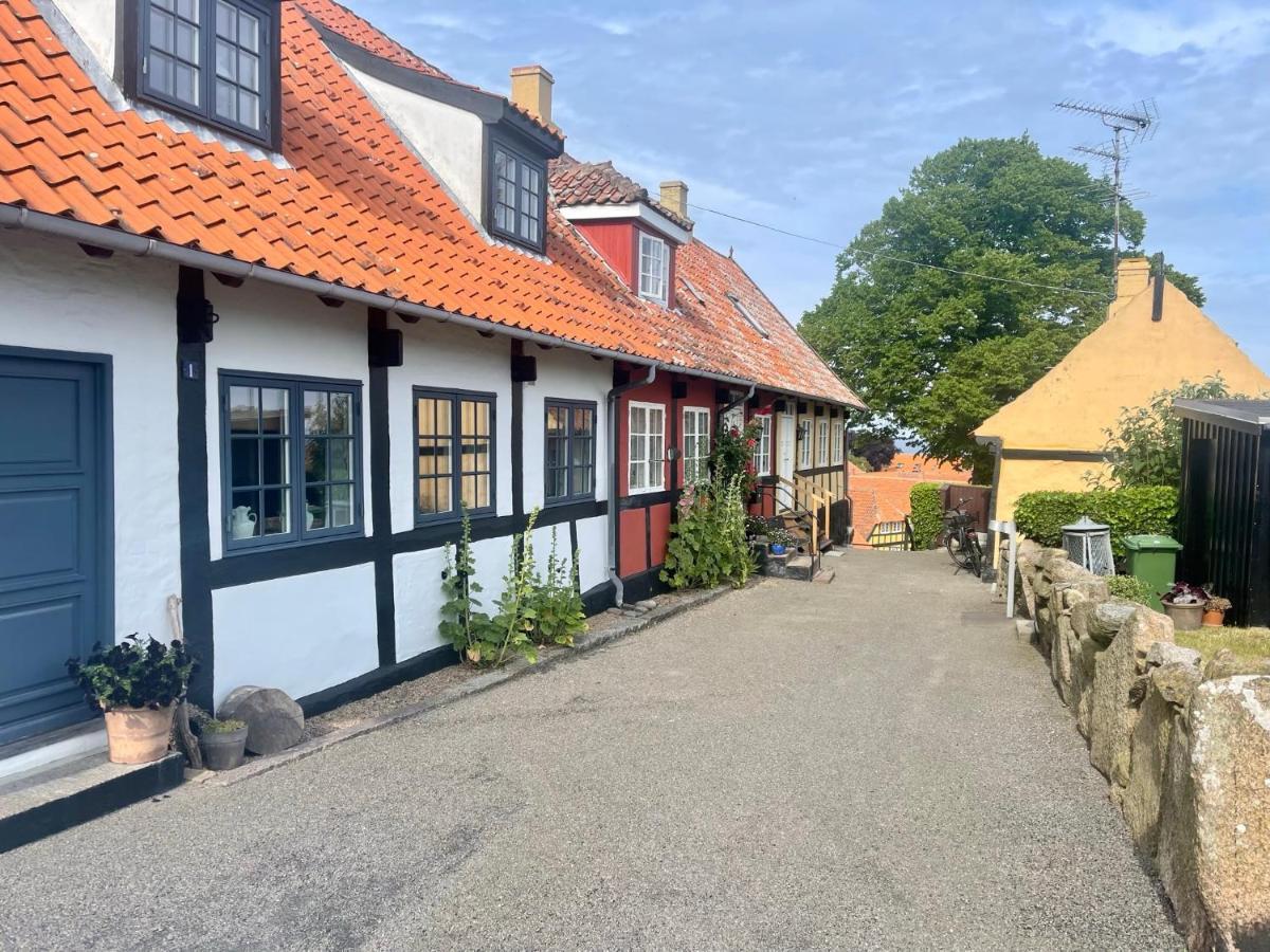 Nybygget Hus I Svaneke Taet Pa Klipper, Skov Og Hav Exterior photo