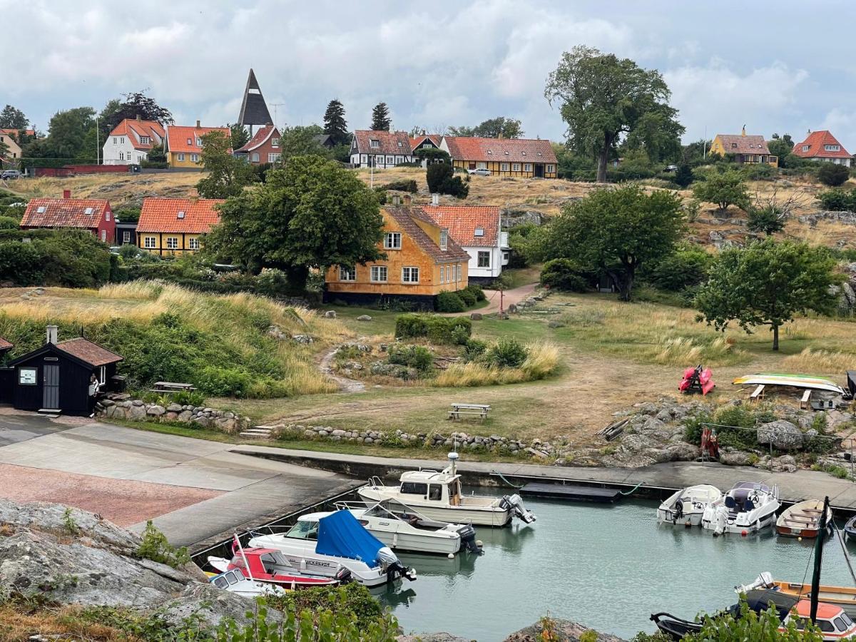 Nybygget Hus I Svaneke Taet Pa Klipper, Skov Og Hav Exterior photo